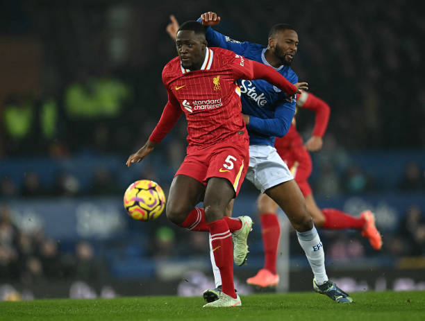 強調了女性 強調了女性